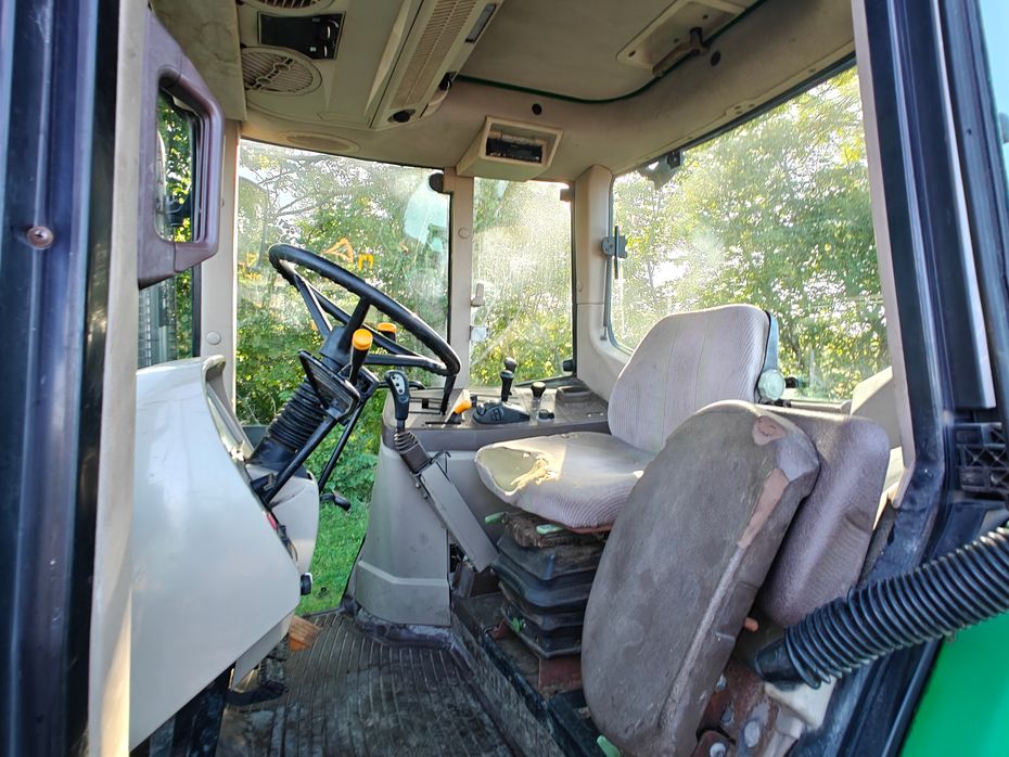 John Deere 6320 SE M/FRONTLÆSSER - Traktorer - Traktorer 4 wd - 6