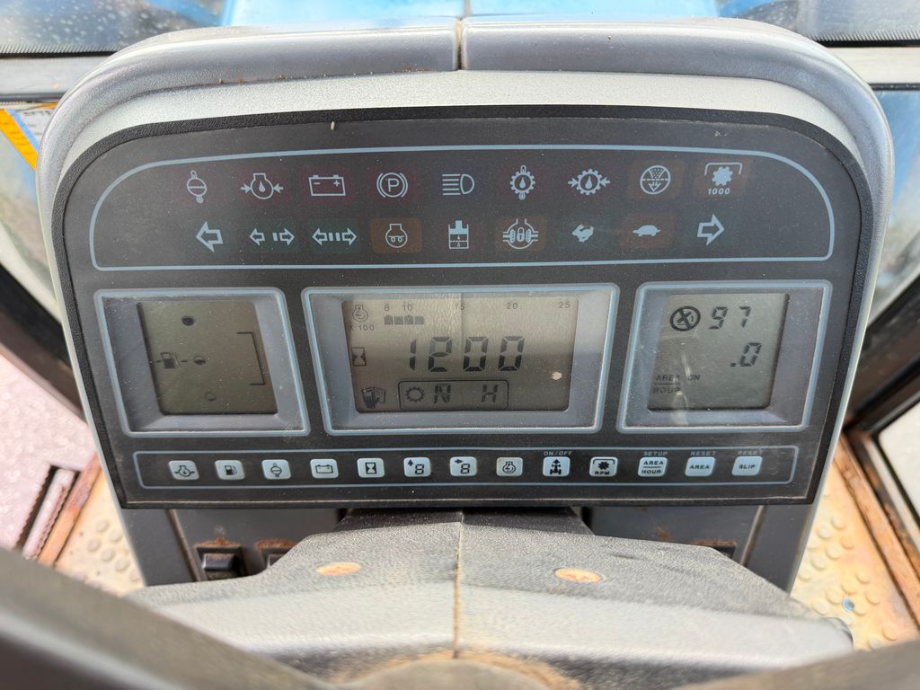 New Holland 8240 Fin traktor, går vildt godt i motoren – billede 18