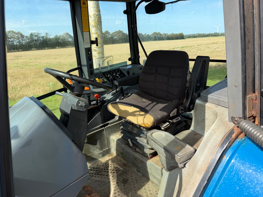 New Holland 8240 Fin traktor, går vildt godt i motoren – billede 15