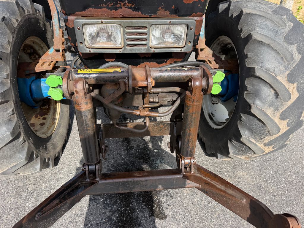 New Holland 8240 Fin traktor, går vildt godt i motoren – billede 11