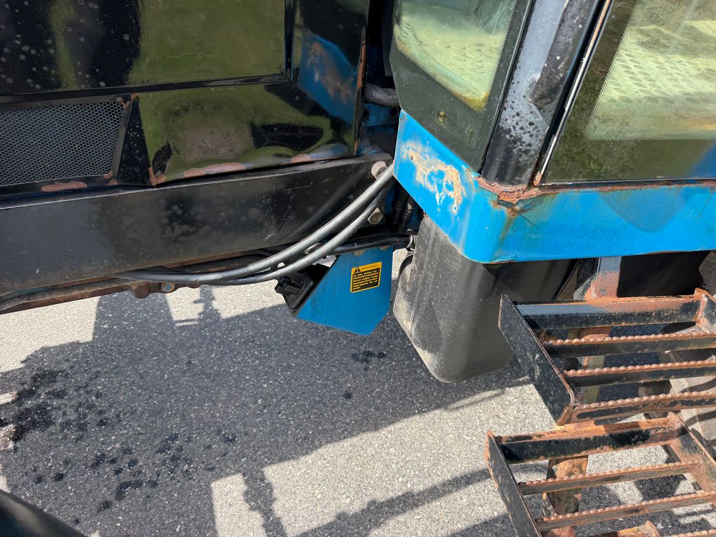 New Holland 8240 Fin traktor, går vildt godt i motoren – billede 9