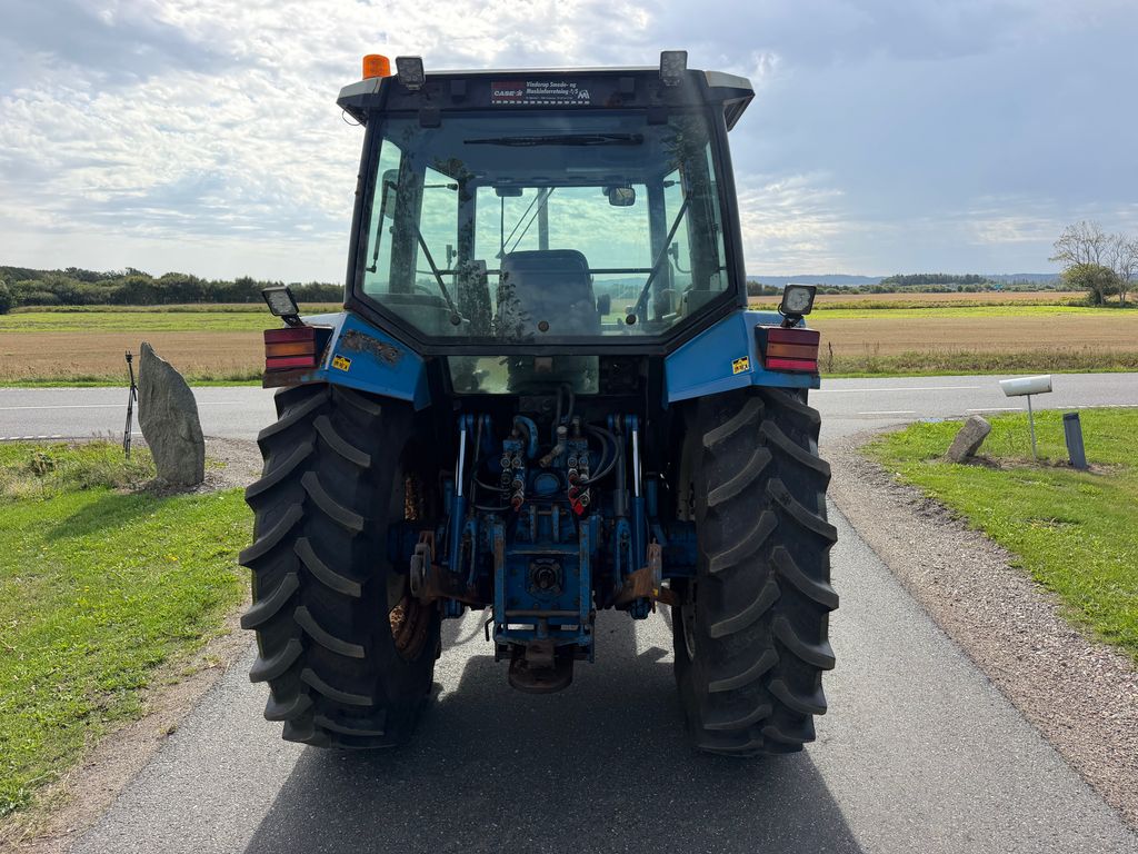 New Holland 8240 Fin traktor, går vildt godt i motoren – billede 6