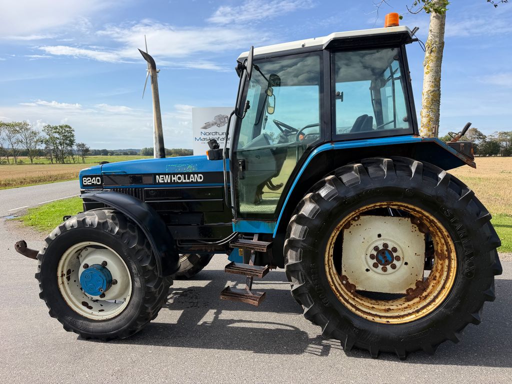 New Holland 8240 Fin traktor, går vildt godt i motoren – billede 8