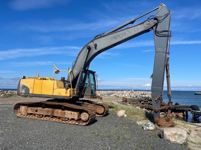 Volvo EC240CL 