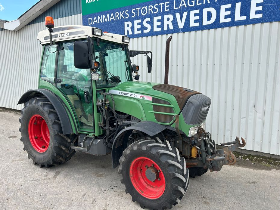 Fendt 210 F Vario TMS Med Front PTO - Traktorer - Traktorer 4 wd - 4
