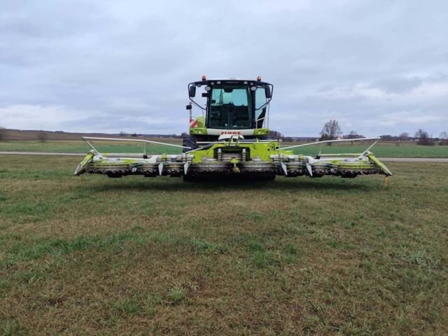 CLAAS ORBIS 900