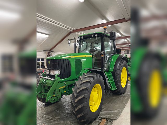John Deere 6920