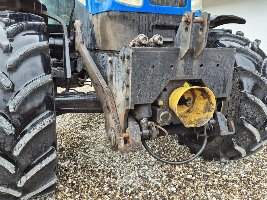 New Holland TS110A / kun 3.500 driftstimer / frontlift og PTO / Electro command - Traktorer - Traktorer 4 wd - 10