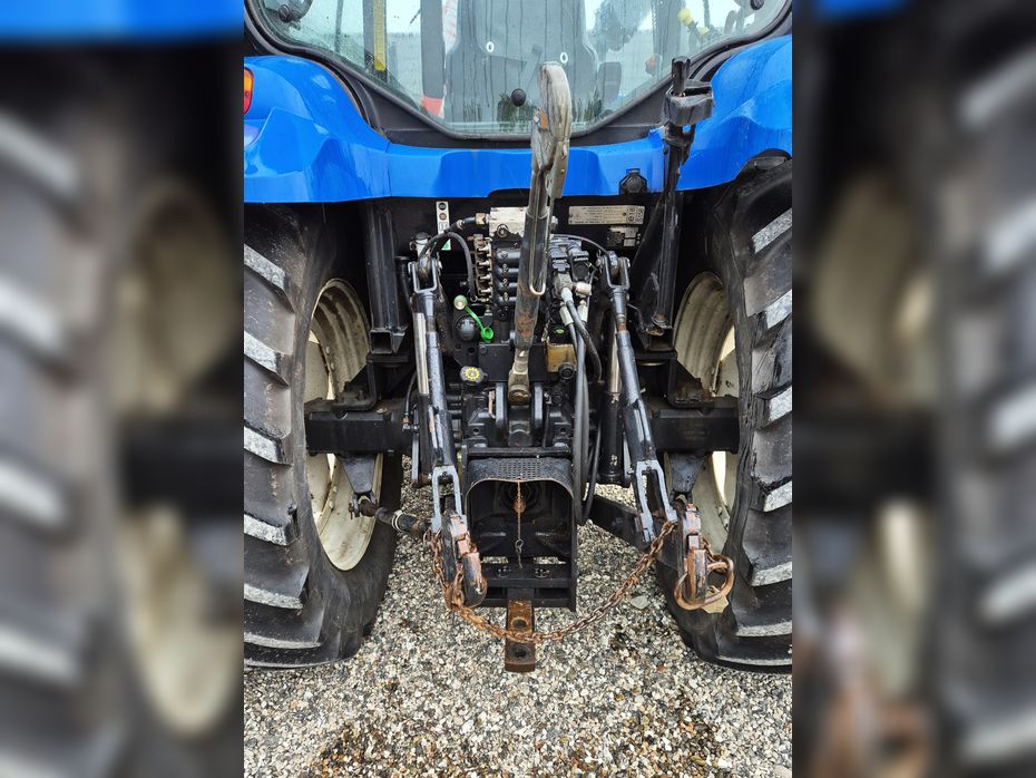 New Holland TS110A / kun 3.500 driftstimer / frontlift og PTO / Electro command - Traktorer - Traktorer 4 wd - 8