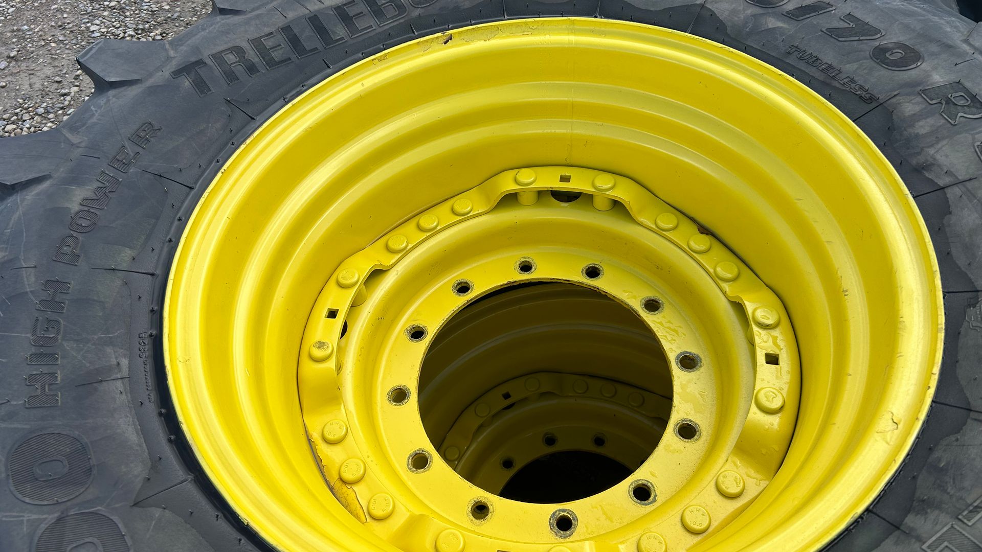 Trelleborg 600/70R30 - John Deere 12 huls