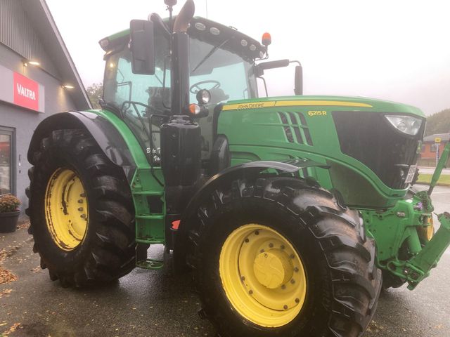 John Deere 6215R