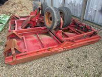 Hesston 4820 - Hø- og halmhåndtering - Ballesamlevogne - 4