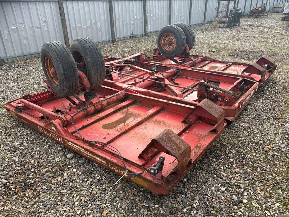 Hesston 4820 - Hø- og halmhåndtering - Ballesamlevogne - 2