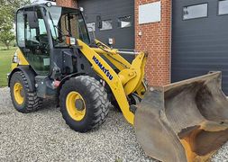 Komatsu WA707