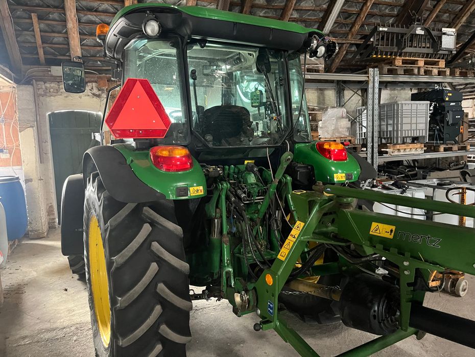 John Deere 5820 - Traktorer - Traktorer 4 wd - 2