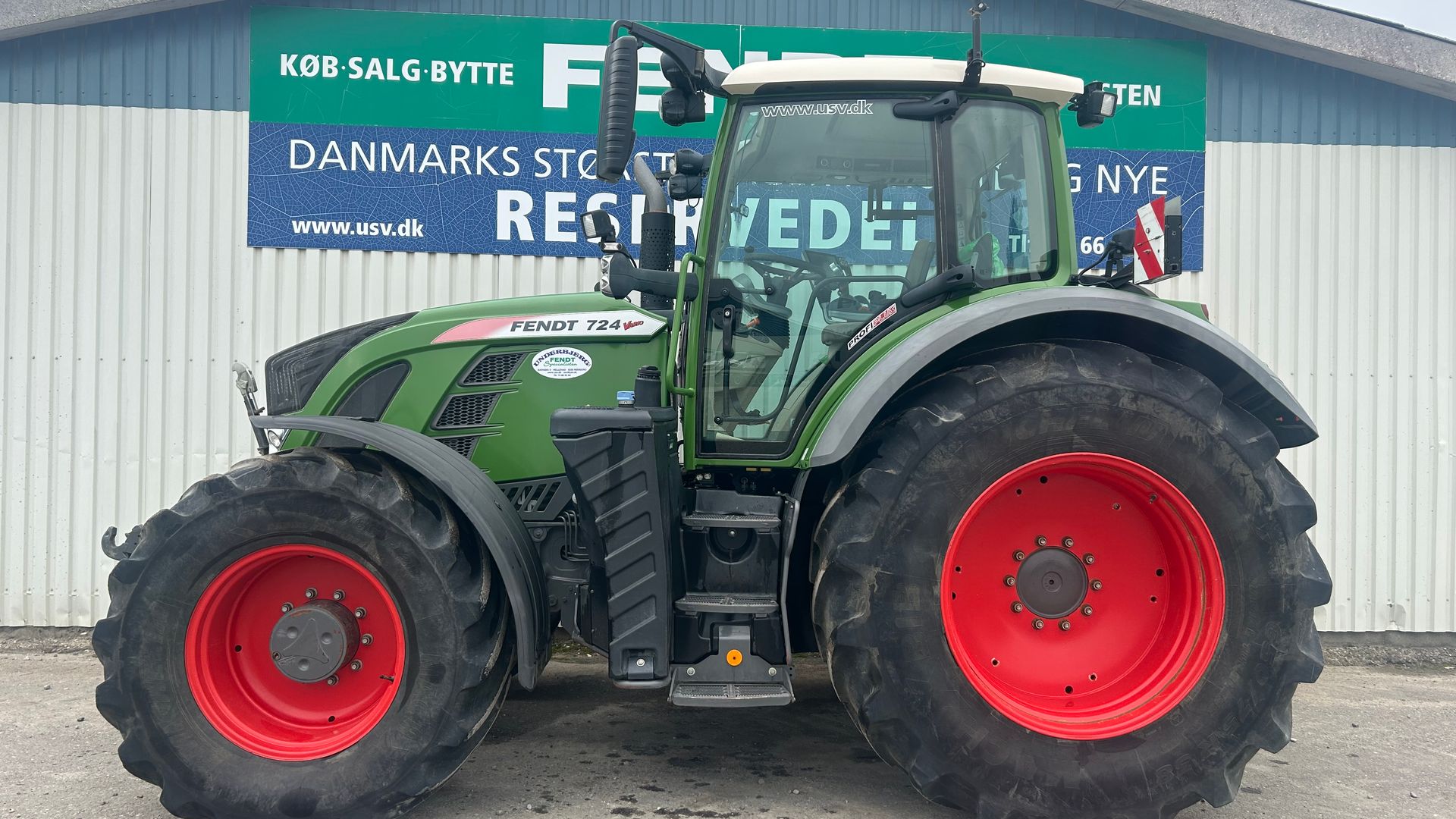 Fendt 724 Vario S4 Profi Plus