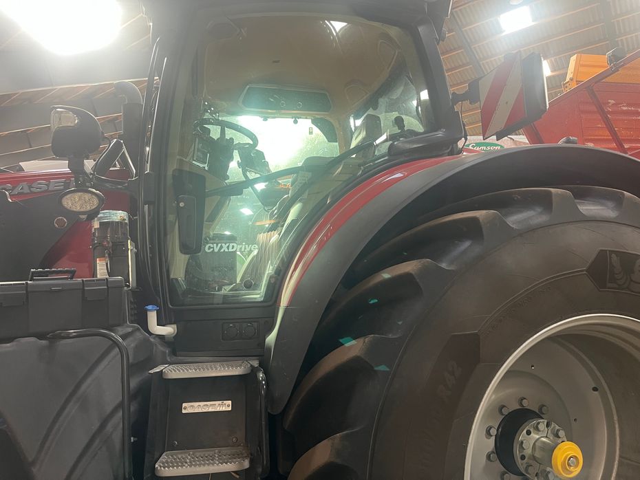 Case IH OPTUM 340 CVX. m/ frontlæsser - Traktorer - Traktorer 4 wd - 5