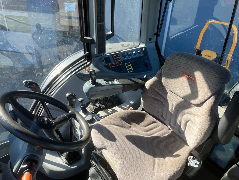 Valtra T153 HiTech - Traktorer - Traktorer 4 wd - 8