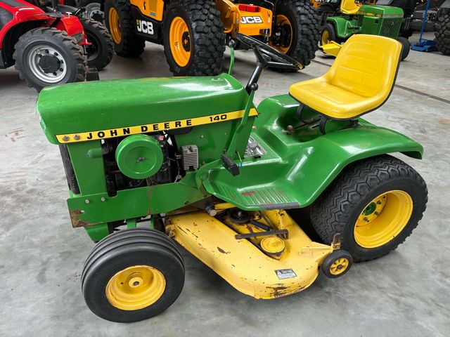 John Deere 140