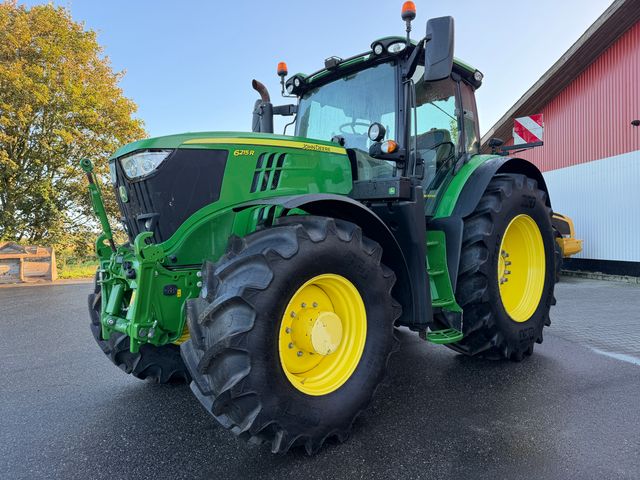 John Deere 6215R