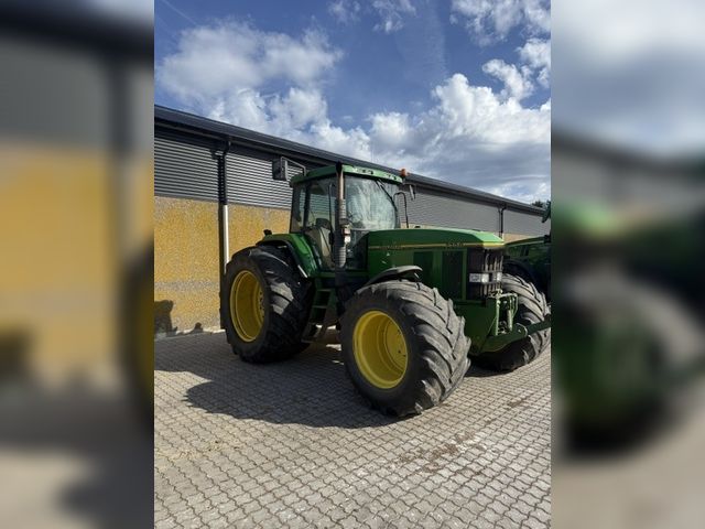 John Deere 7700
