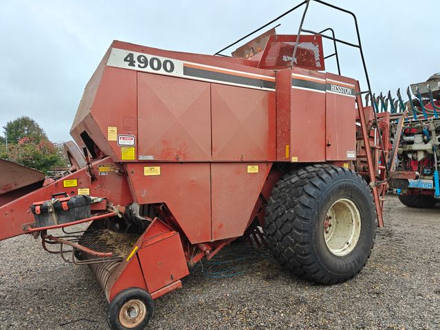 Hesston 4900