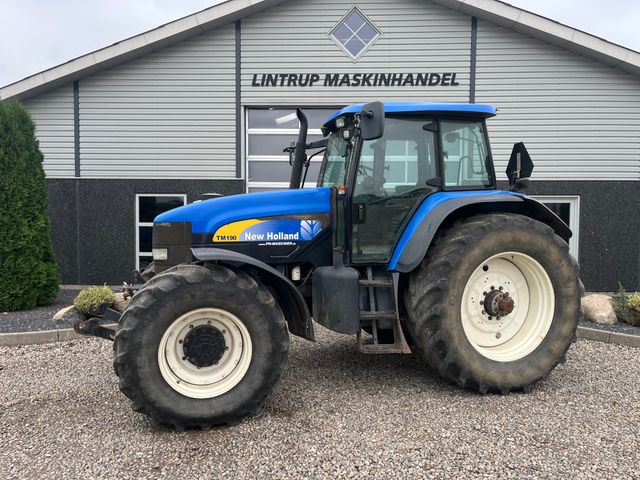New Holland TM190
