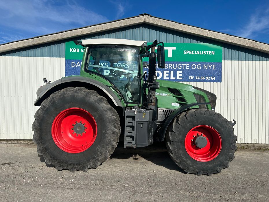 Fendt 824 Vario SCR Profi Plus Luftbremser - Traktorer - Traktorer 4 wd - 6