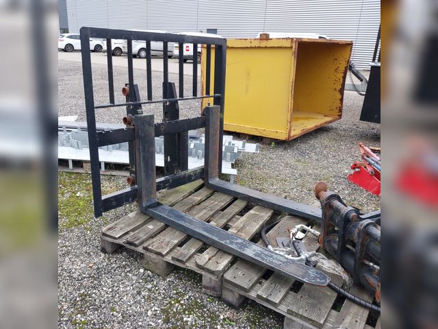 - - - Pallegafler til truck