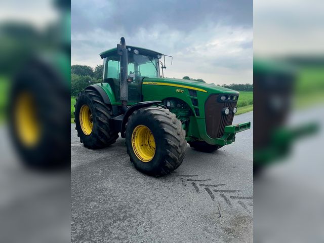 John Deere 8530