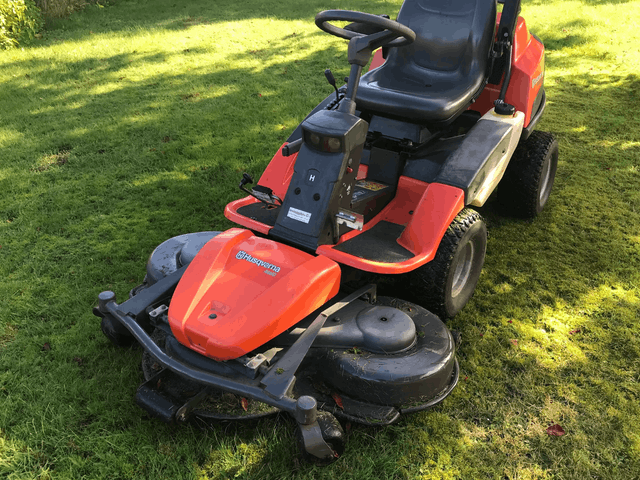 Husqvarna R422TS AWD