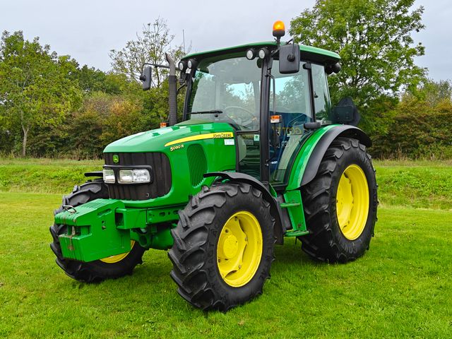 John Deere 5090R