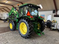 John Deere 5090 M med John Deere 583 Frontlæsser - Traktorer - Traktorer 4 wd - 4