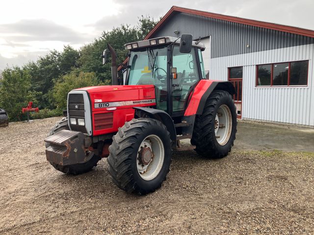 Massey Ferguson 8110