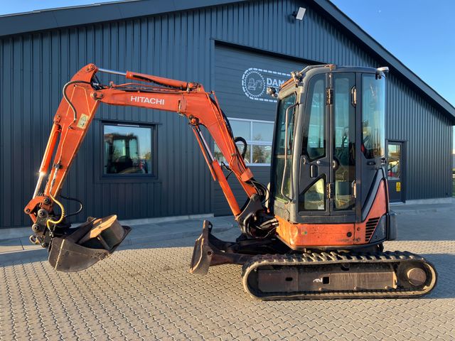 Hitachi ZX30U-2