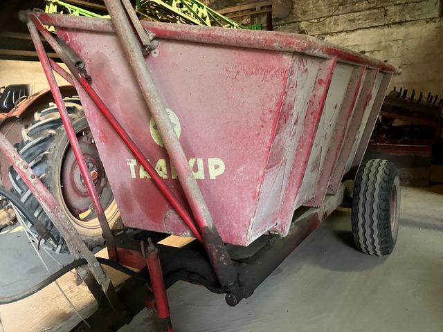Taarup T3, side højtip vogn.