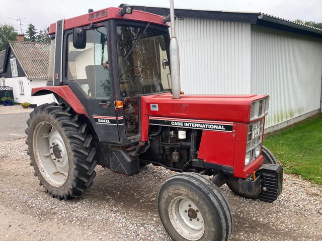 Case IH 844 XL