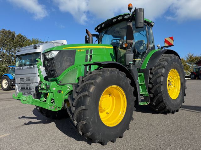 John Deere 6250R Ultimate Edition