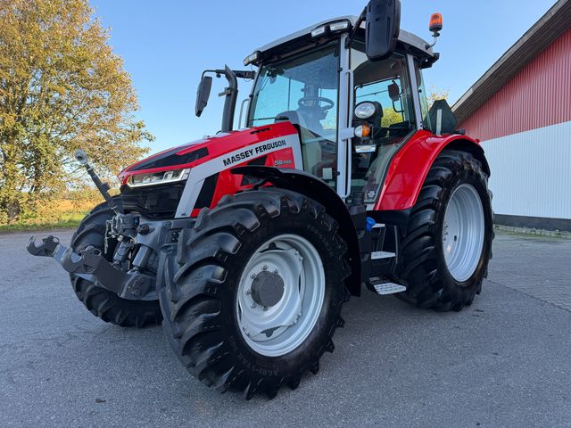 Massey Ferguson 5S.145 Exclusive 