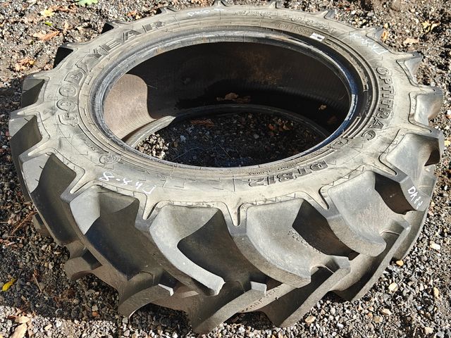 Goodyear 320/70R24