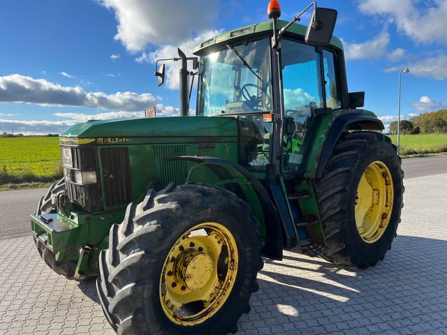 John Deere 6900