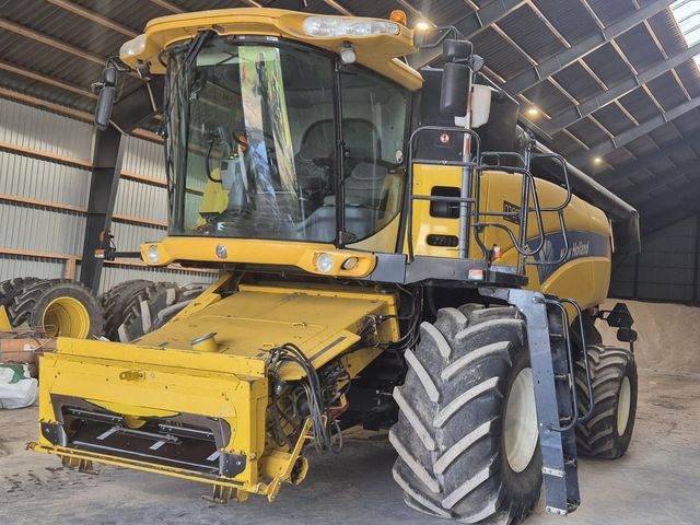 New Holland CX8060