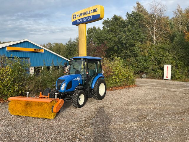 New Holland Boomer 55