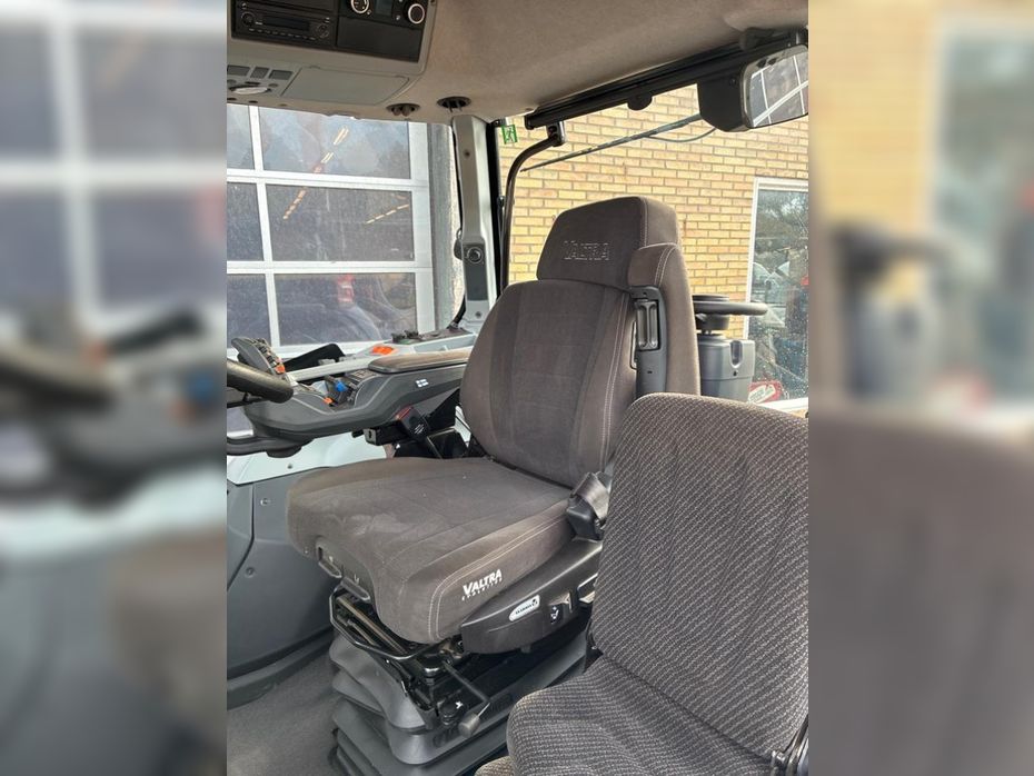 Valtra T235D T235D - Traktorer - Traktorer 4 wd - 6