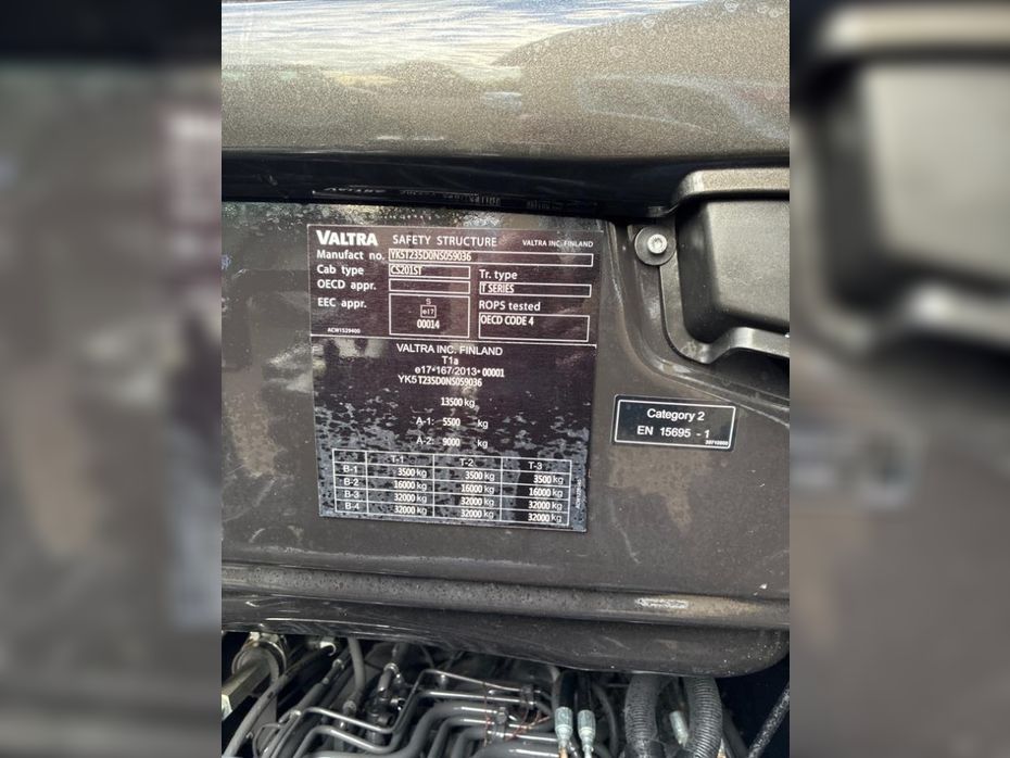 Valtra T235D T235D - Traktorer - Traktorer 4 wd - 4