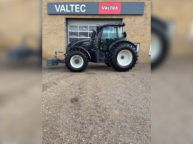 Valtra T235D