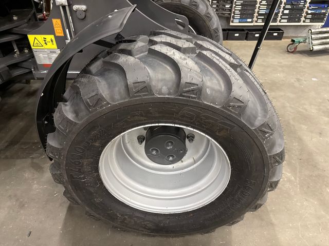 BKT 560/45 R22.5