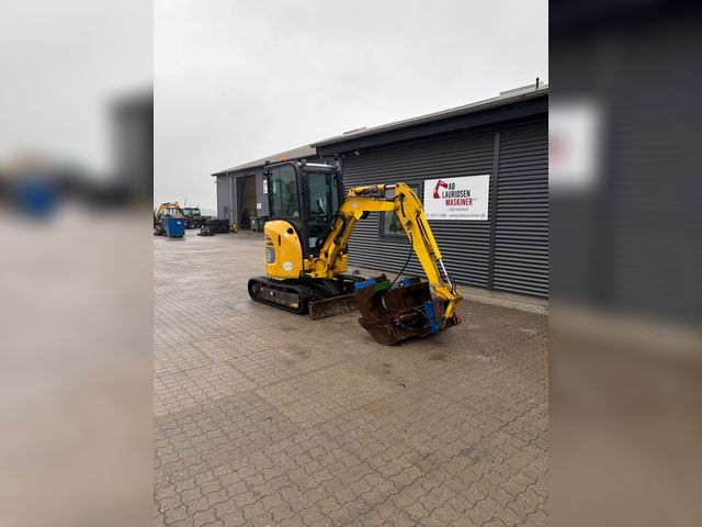 Komatsu PC22MR-3