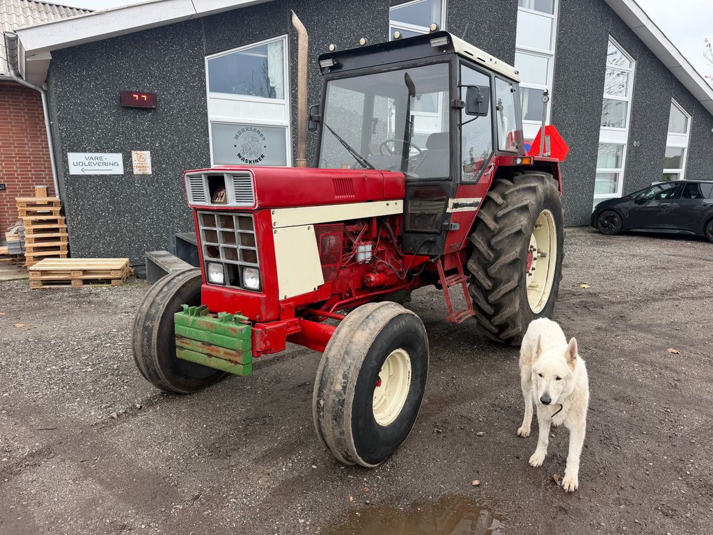 Case IH 955 2WD TRAKTOR Fin gammel traktor