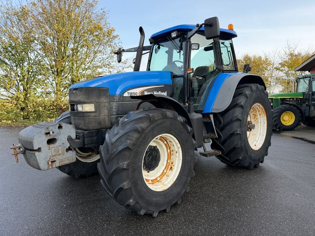 New Holland TM 190